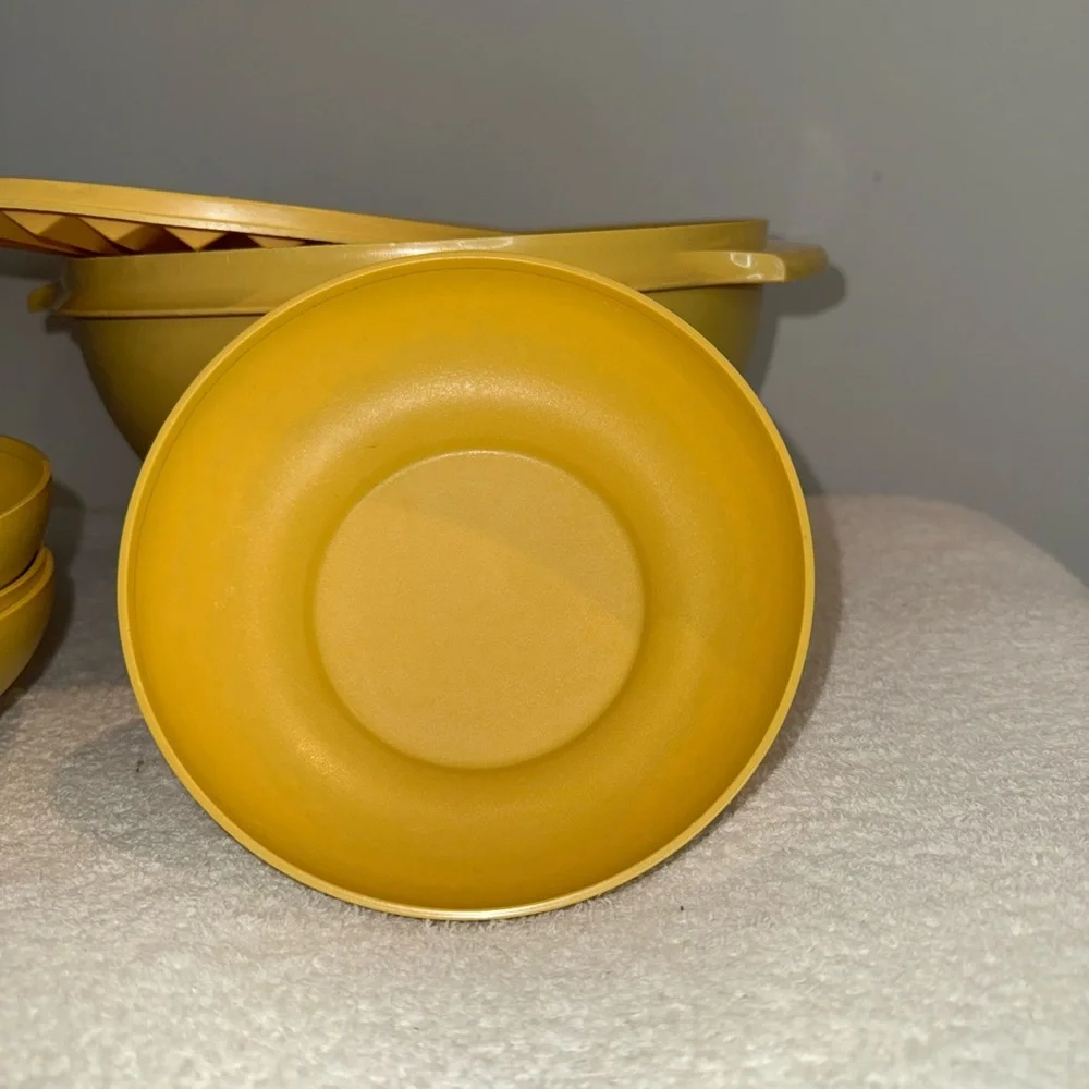 Vintage Tupperware Yellow Food Storage Bowl and 4 small bowls